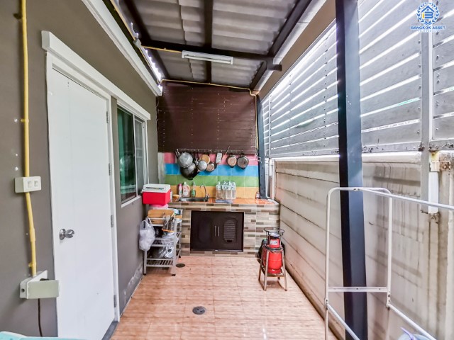 ทาวน์เฮ้าส์มือสองย่านศาลายา โครงการ พฤกษาวิลล์56 บรมราชชนนี บ้านสวยพร้อมเข้าอยู่จากแบรนด์ดัง *พฤกษาเรียลเอสเตท*  เนื้อที่ 19 ตร.ว. ฟังก์ชัน 3 ห้องนอน 2 ห้องน้ำ บนทำเลเชื่อมต่อหลายเส้นทาง  เข้าเมืองได้อย่างง่าย พร้อมราคาสุดคุ้ม จองเลย!!